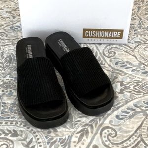Cushionaire “Pim” knit platform